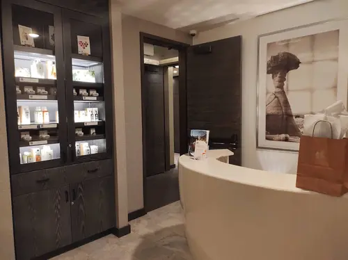 HooDoo Moab Curio Collection by Hilton, 