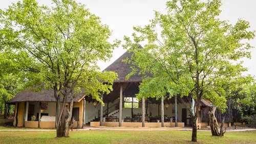 Mopane Bush Lodge, 