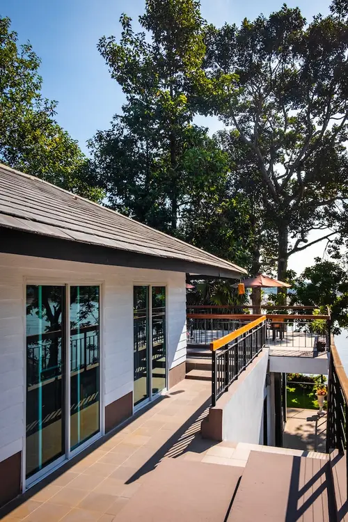 The River Resort, 