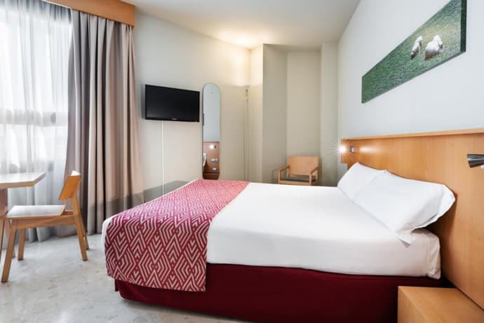 EXE APARTHOTEL CAMPUS SAN MAMES, 