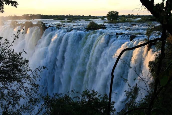 Wild Horizons: Vic Falls Classic - Tour of the Falls/Lunch at Lookout Cafe- Per Person - USD