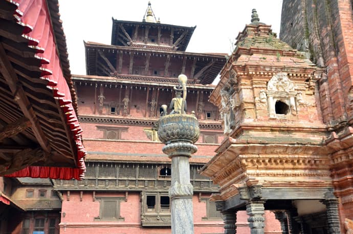 Spirit of Nepal: Heritage, Wildlife & Mountain Beauty, French-speaking guide, Private Tour