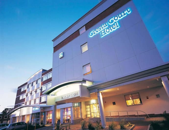 Cresta Court Hotel, 