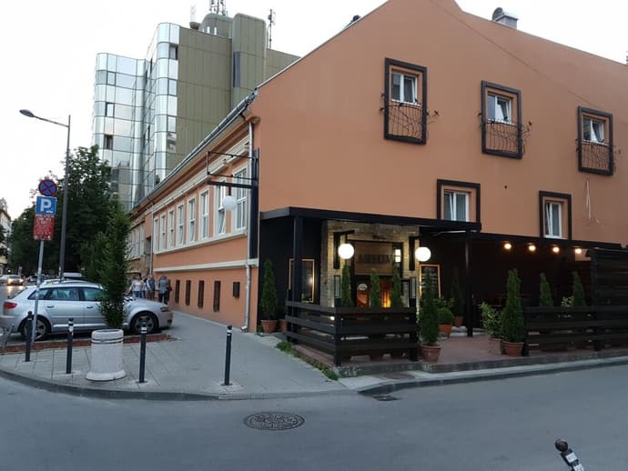 Hotel Arhiv, 