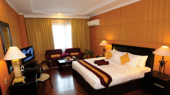 Bumi Senyiur, GENERAL