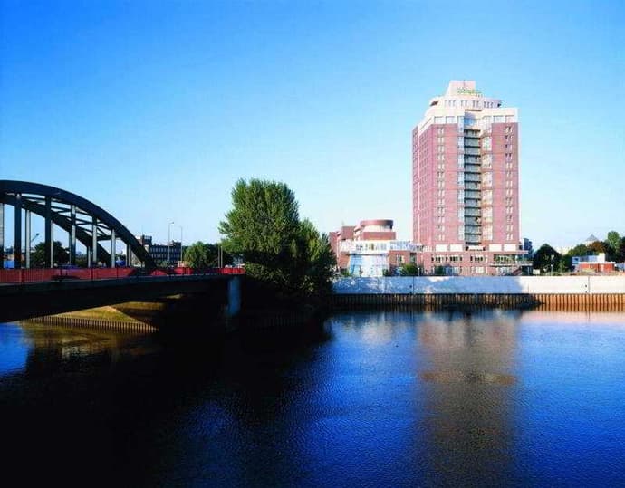 Holiday Inn Hamburg, HOTEL