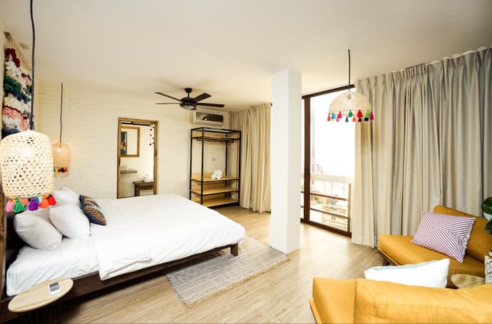 Selina Montañita, ROOM