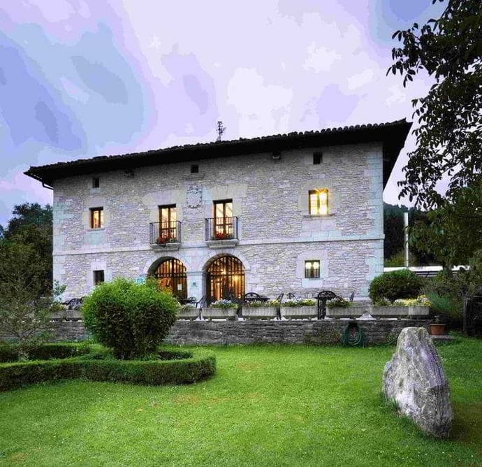 Arcos de Quejana, HOTEL