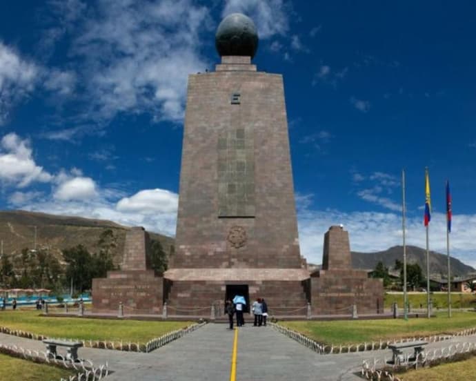 "Quito Basics: The Essence of the City in 2 Nights"