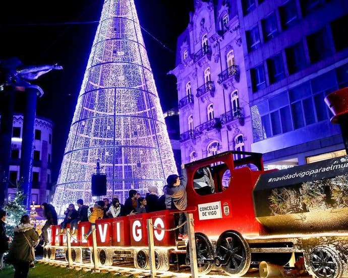 #MAGICALCHRISTMASVILLAGES CHRISTMAS MAGIC IN VIGO: LIGHTS, GASTRONOMY AND GALICIAN RÍAS