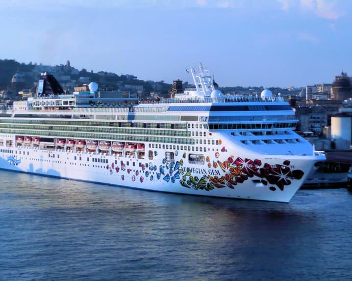  Norwegian Gem / Miami saliendo 17 de Octubre 2021