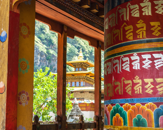 EXPLORE BHUTAN Grantour con Festival di Paro