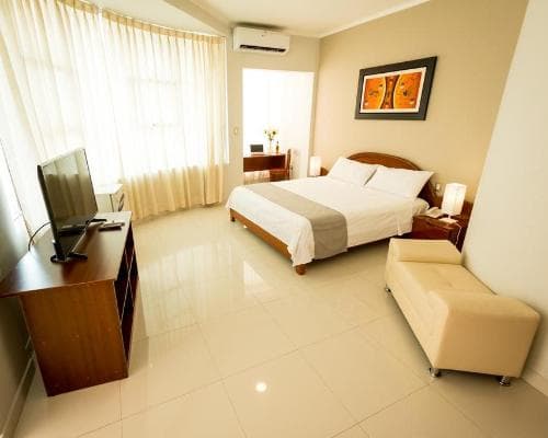 Cumbaza Hotel & Convencione, 