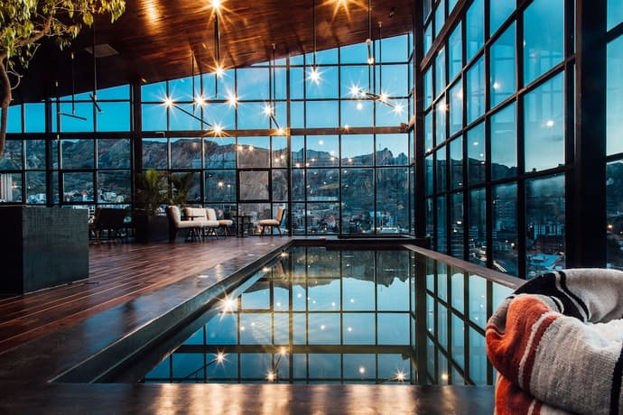 Atix Hotel, Featured Image