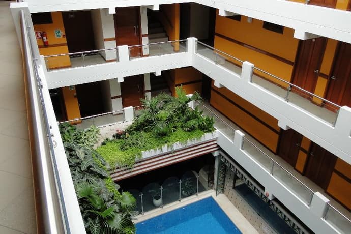 Victoria Regia Hotel, PIS