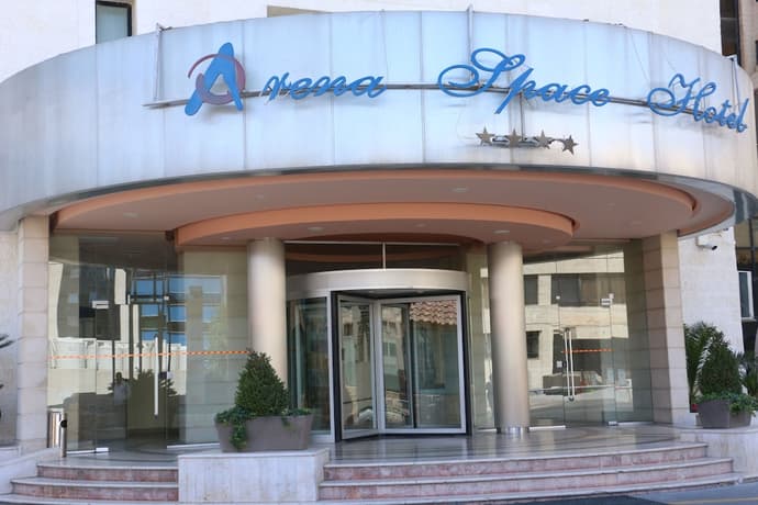 Arena Space Hotel, 