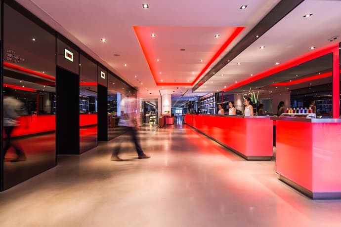 Hotel sáv, Interior Entrance