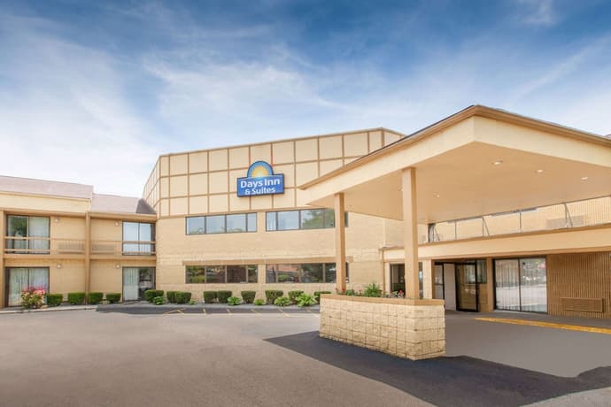 Days Inn & Suites by Wyndham Madison Heights MI, Primary image