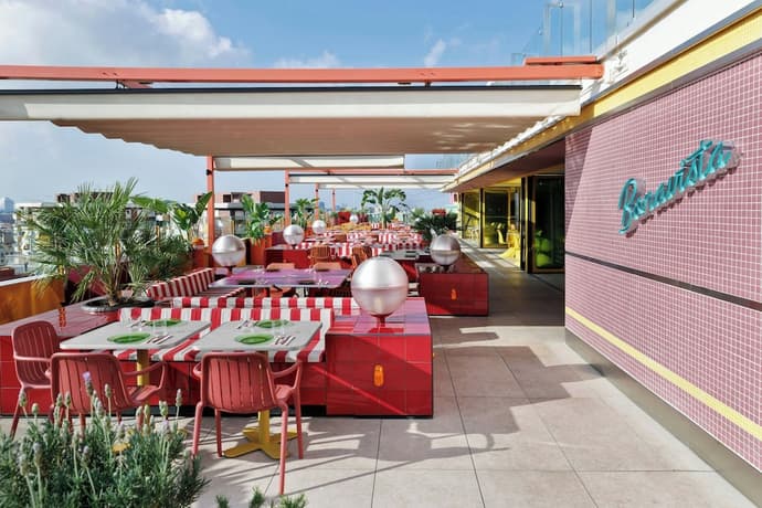 Moxy Barcelona, Primary image