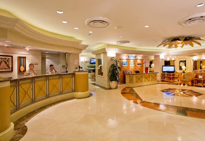 Ramada Plaza by Wyndham Waikiki, Interior entrance