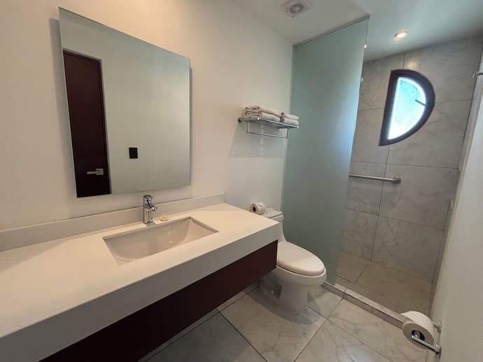 Hotel Colonial, Primary image