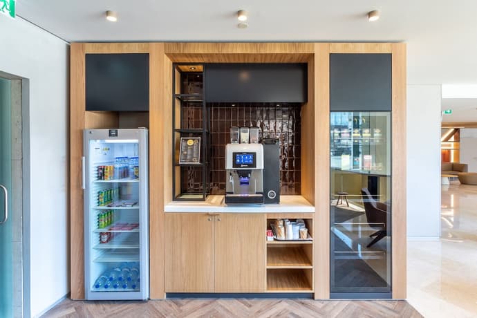 Holiday Inn Lisbon by IHG, Lobby