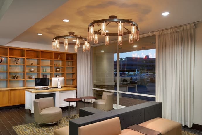 Holiday Inn Clark - Newark Area by IHG, Primary image