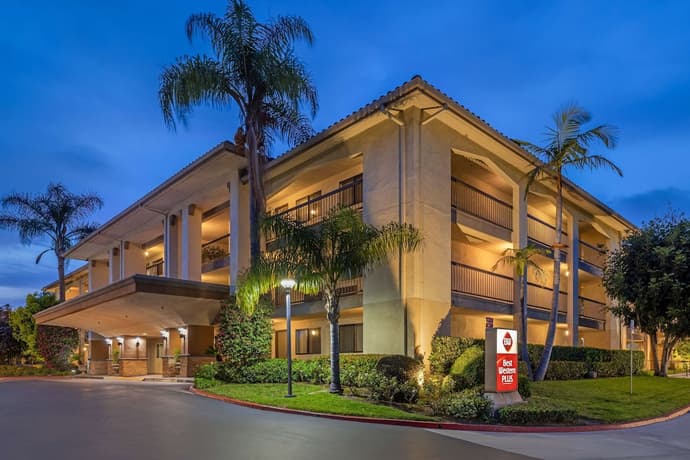 Best Western Plus Orange County Airport North, Primary image