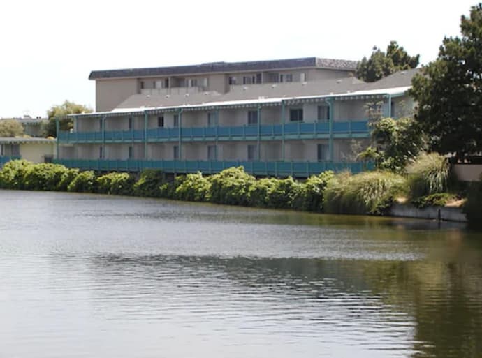 Coral Reef Inn & Suites, Primary image