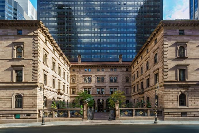 Lotte New York Palace, Primary image
