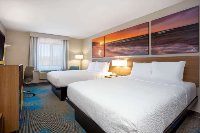 Days Inn by Wyndham Marquette, Primary image