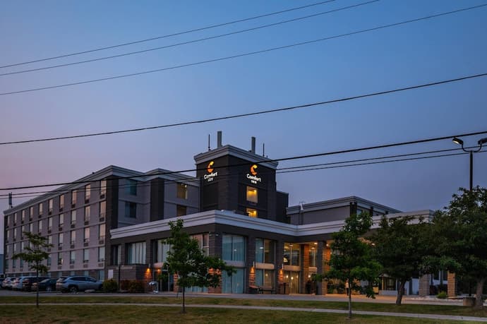Comfort Inn & Conference Centre Toronto Airport, Primary image