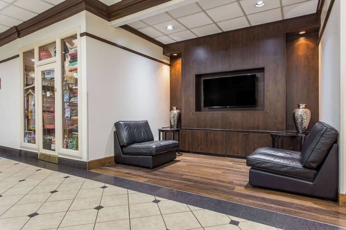 Days Inn by Wyndham Washington DC/Connecticut Avenue, Lobby