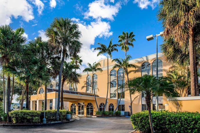 La Quinta Inn & Suites by Wyndham Fort Lauderdale Tamarac, Primary image
