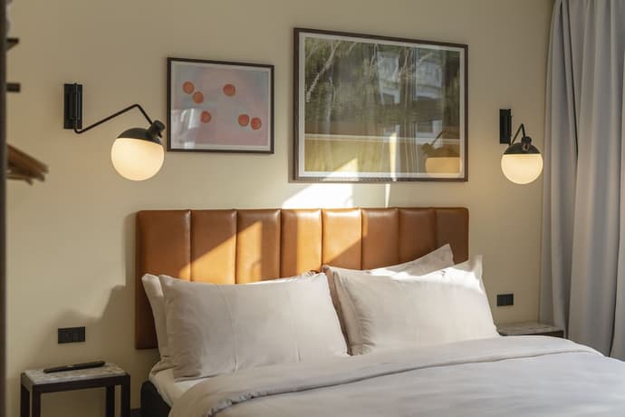 Hotel Mayfair, Primary image