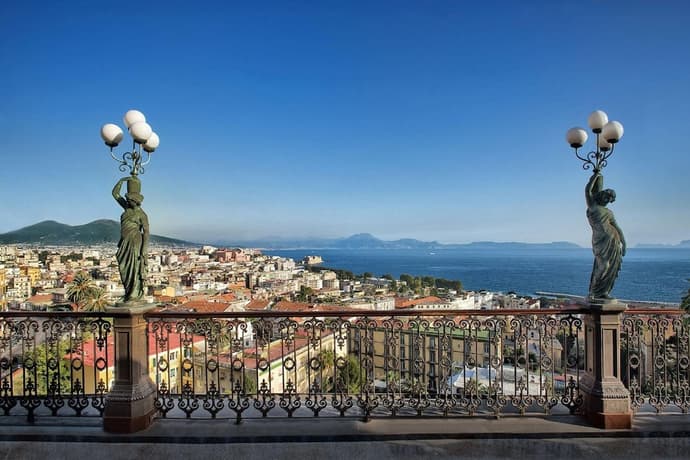 Grand Hotel Parkers, Primary image