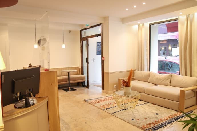 Hotel Little, Primary image