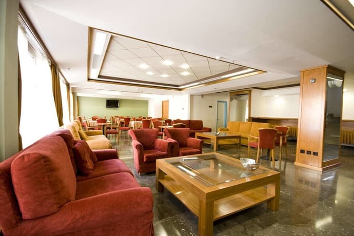 Diana Hotel, Primary image