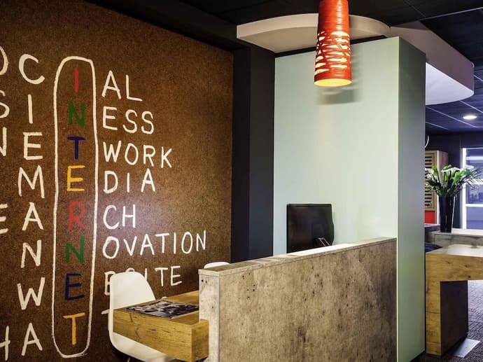 ibis London Barking, Reception