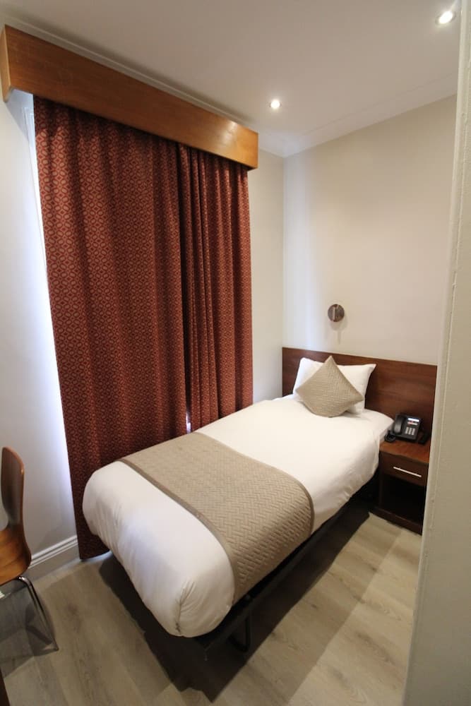 Wedgewood Hotel, Primary image