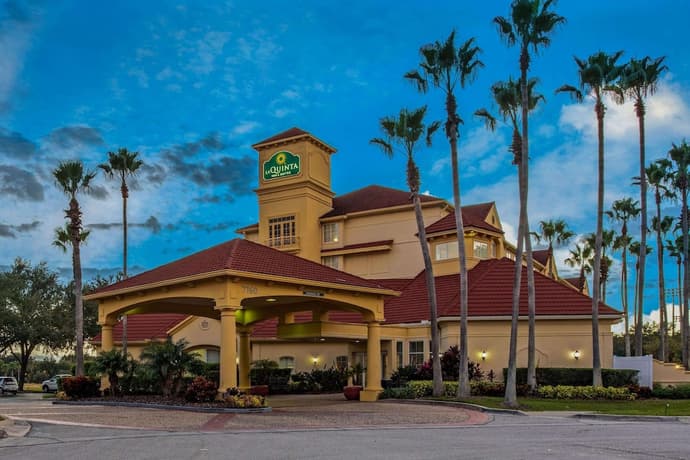 La Quinta Inn & Suites by Wyndham Orlando Airport North, Primary image