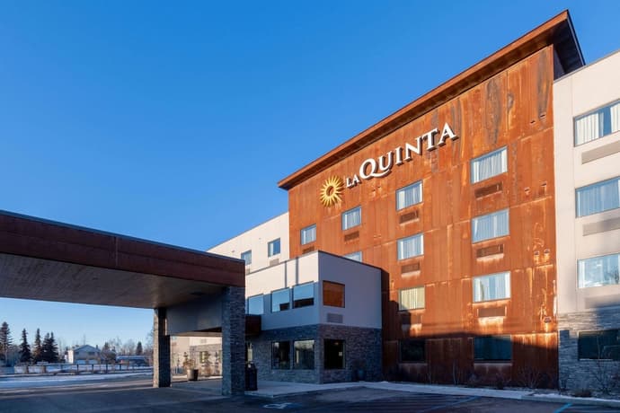 La Quinta Inn & Suites by Wyndham Anchorage Airport, Primary image