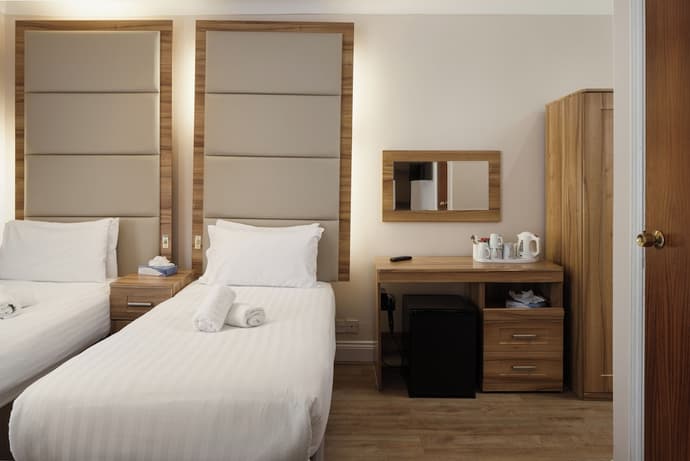 Royal Eagle Hotel, Primary image