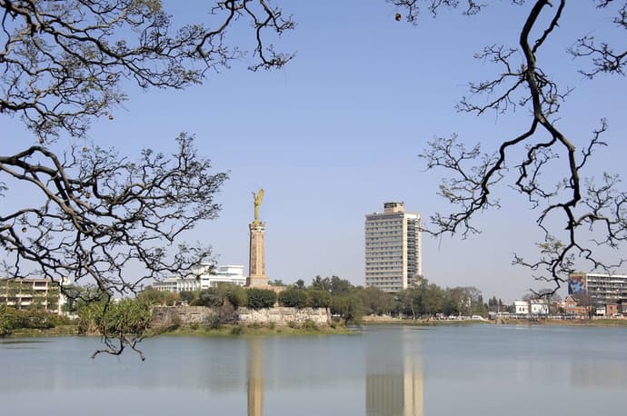 Carlton Hotel, Primary image