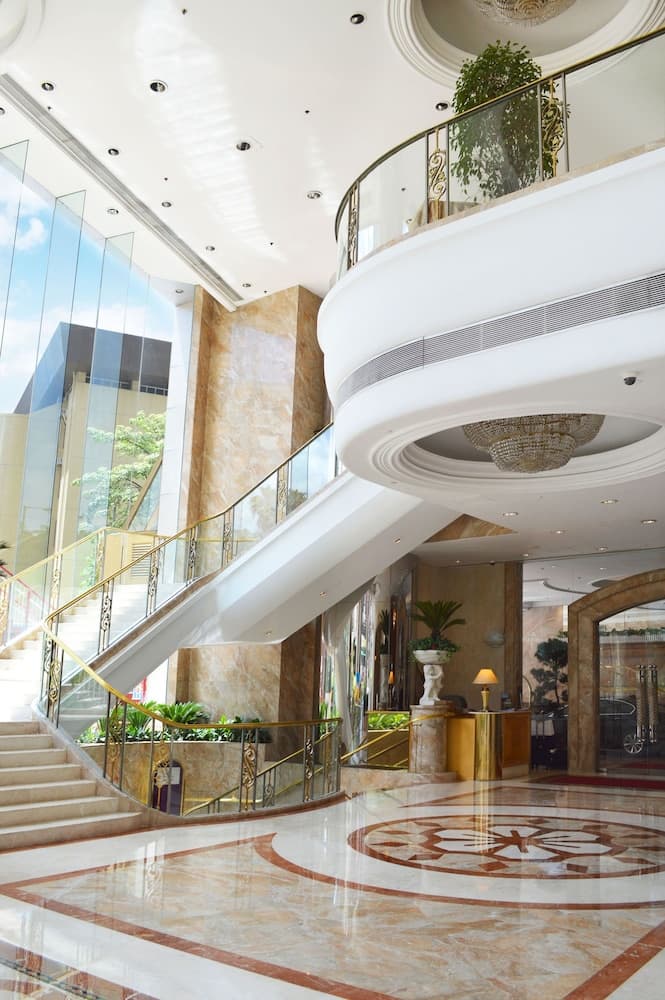 Regal Hongkong Hotel, Lobby
