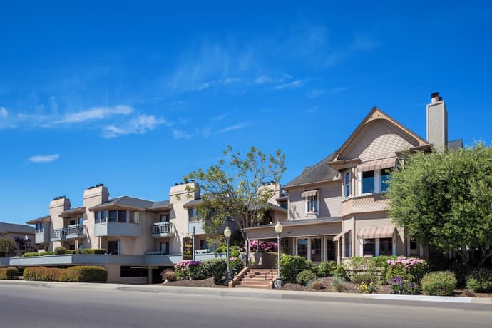 Victorian Inn, Primary image