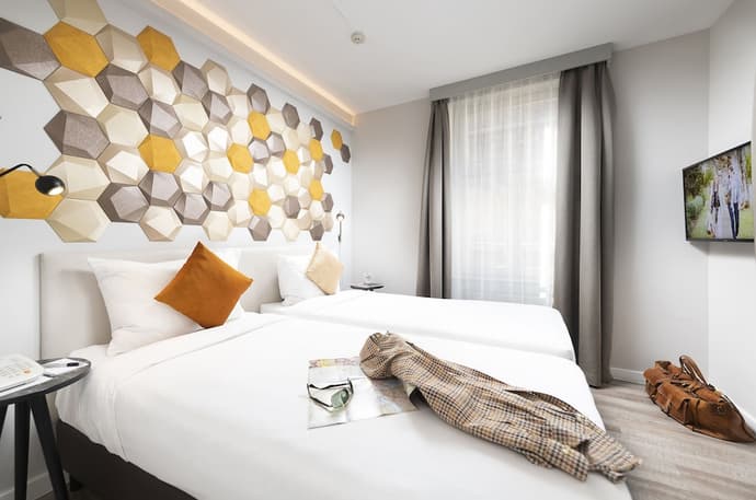 Three Corners Hotel Art, Primary image