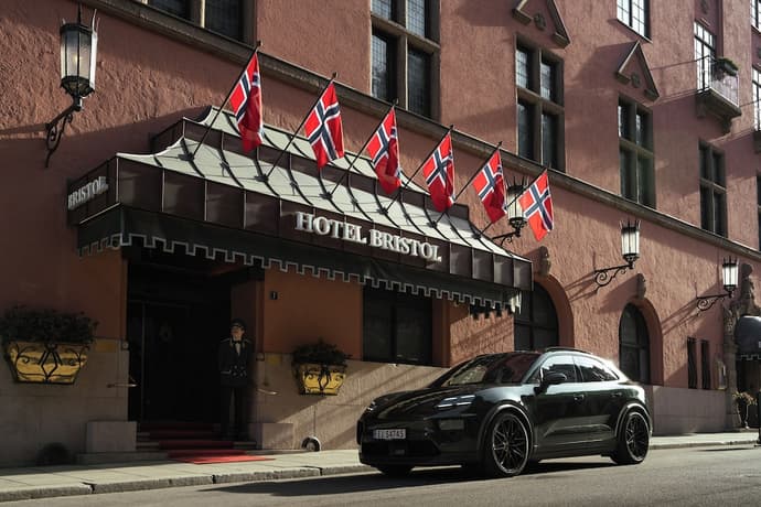 Hotel Bristol, Primary image