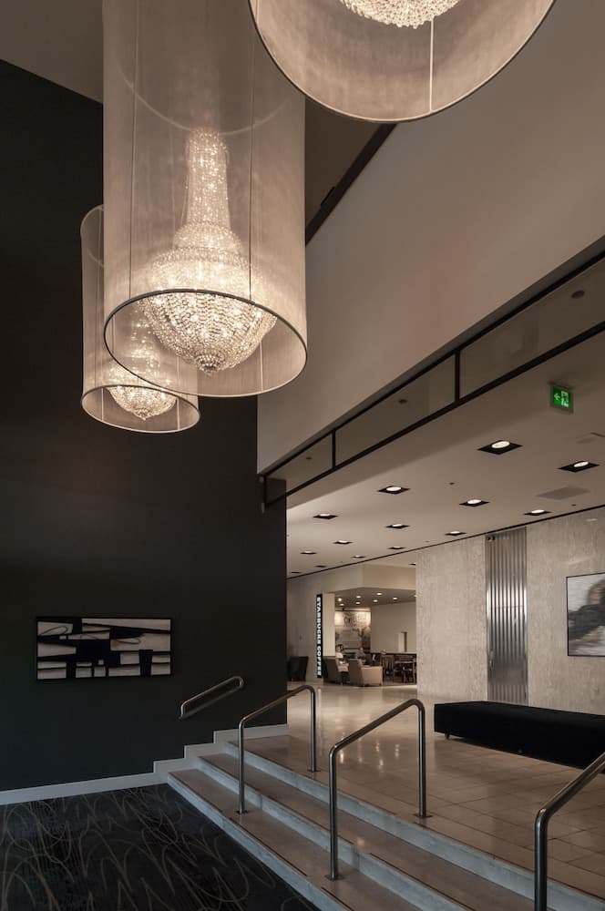 DoubleTree by Hilton Hotel London Ontario, Interior entrance