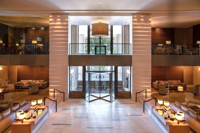 InterContinental Geneve by IHG, Interior entrance